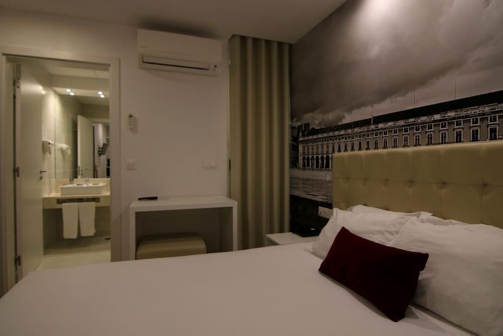& By Aparthotel