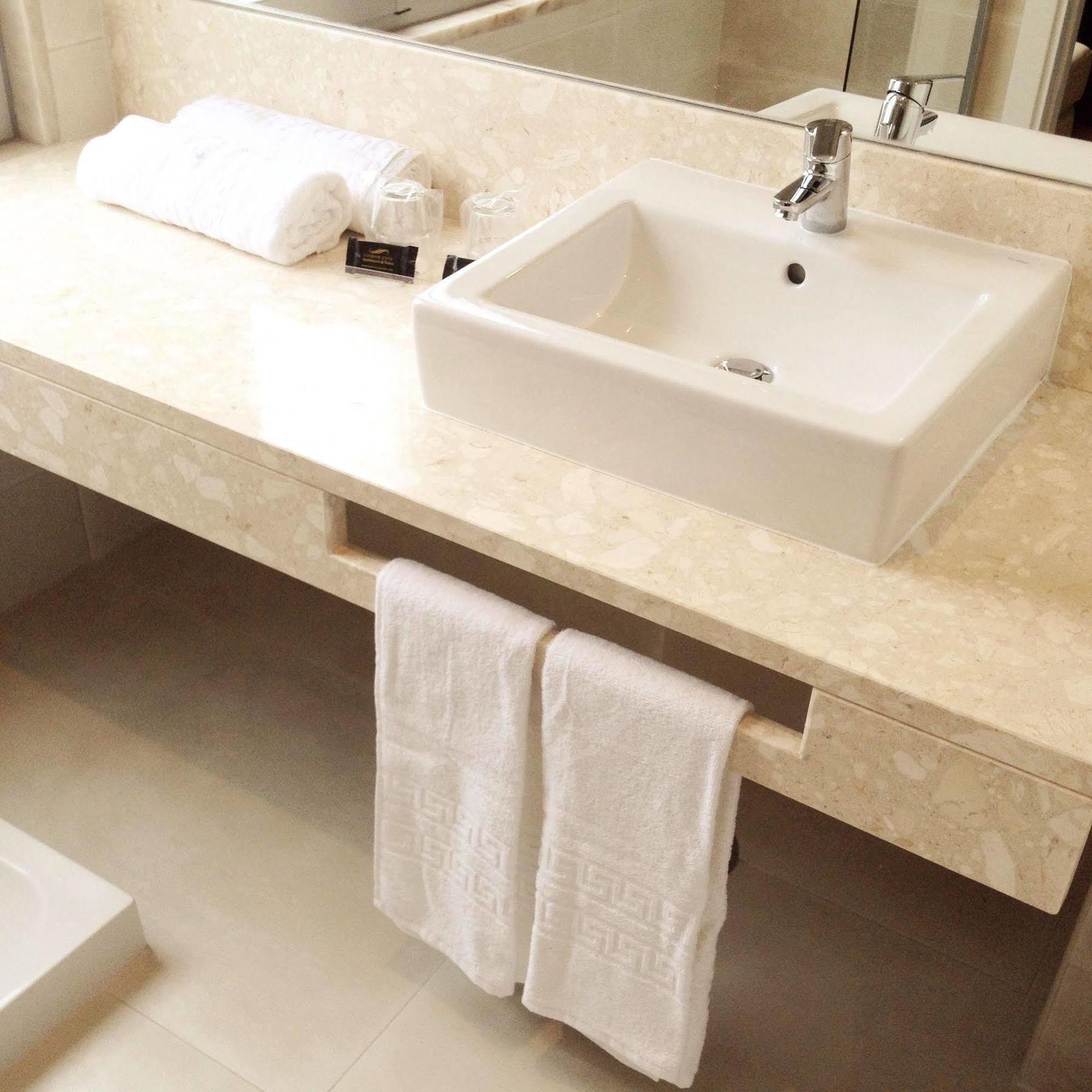 Apartahotel & By